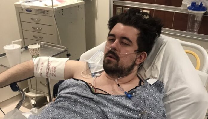 Roflgator, partenaire de Twitch, à l'hôpital avec des symptômes de COVID-19
