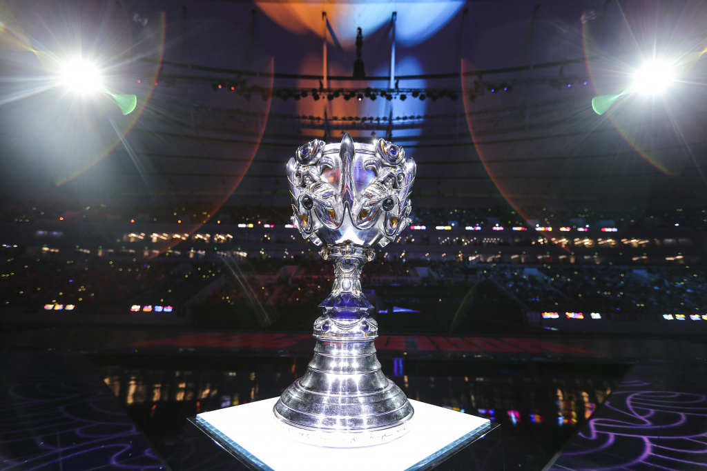 Trophée du championnat du monde de League of Legends Summoners Cup