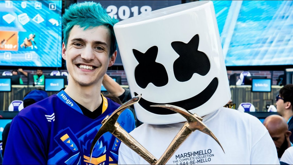 Ninja et Marshmello après avoir remporté le Fortnite Celebrity Pro-Am à l'E3 2018