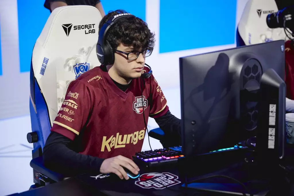 RED Canids mid laner Daniel Grevthar Xavier